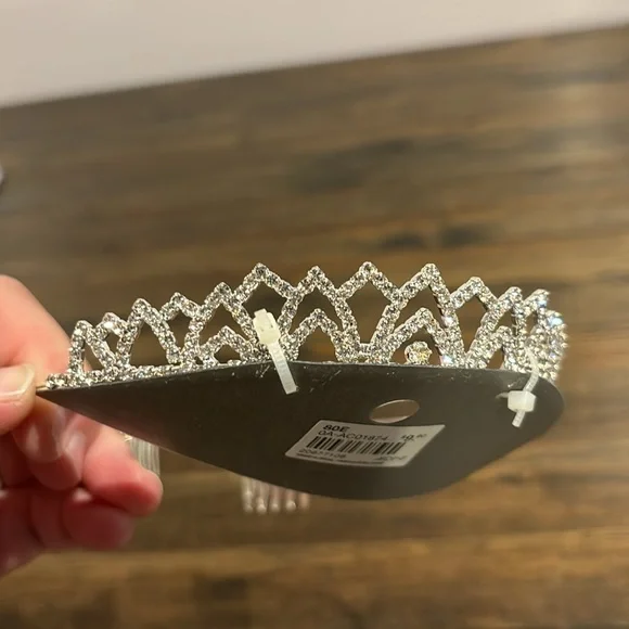Adrene rhinestone decorative tiara New - Picture 5 of 5